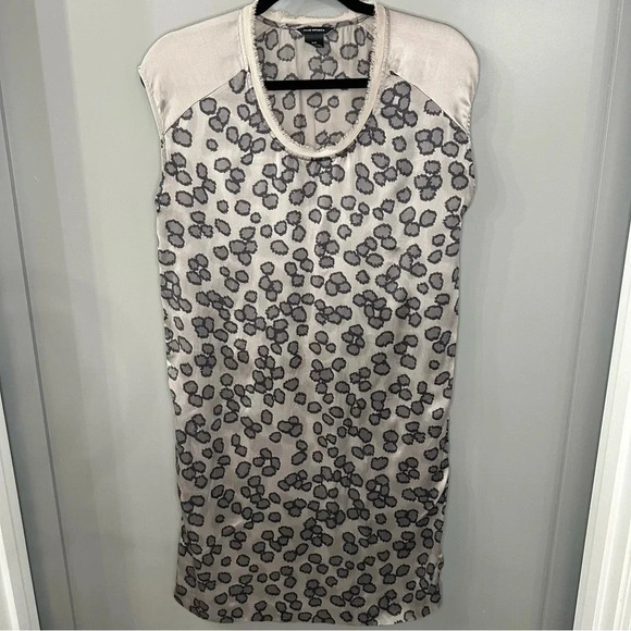 Club Monaco Dress Grey Silver Black Silk Spotted Pattern Shift Dress Size Small - Picture 1 of 7
